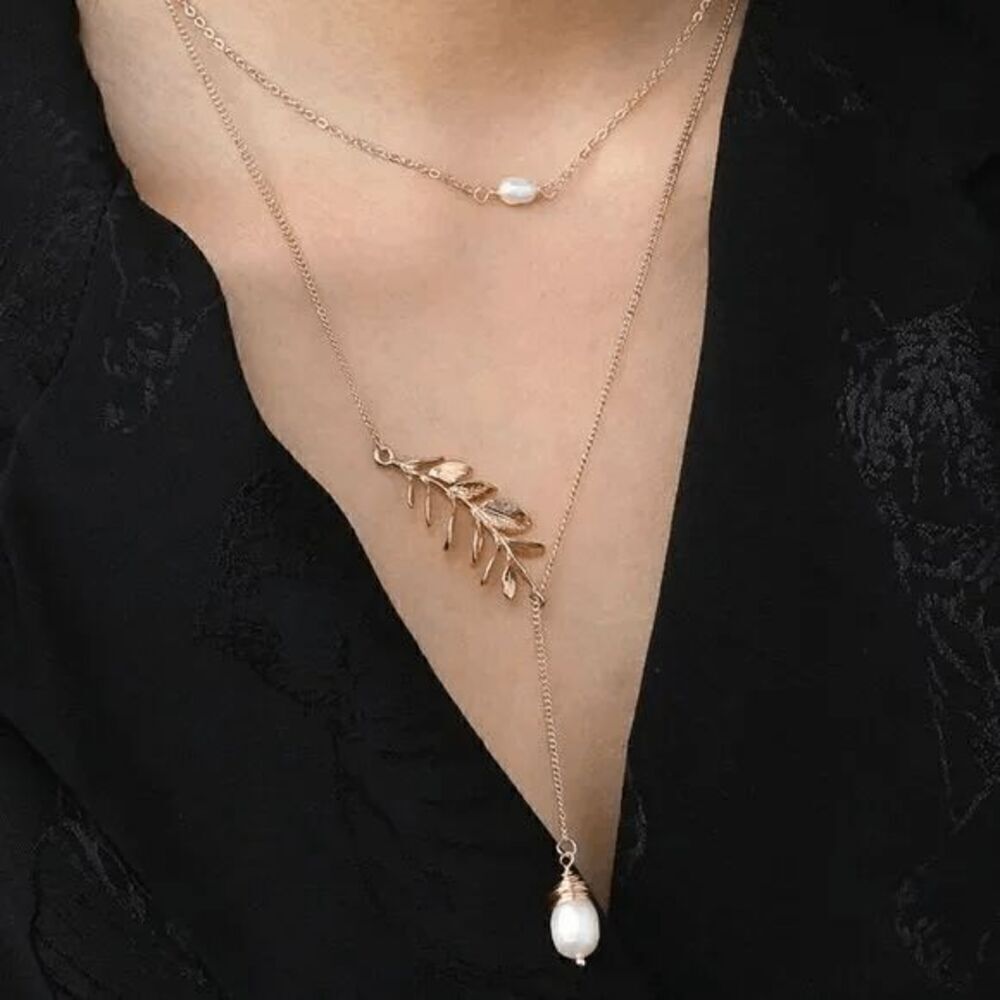 Ladies Leaf Layered Necklace